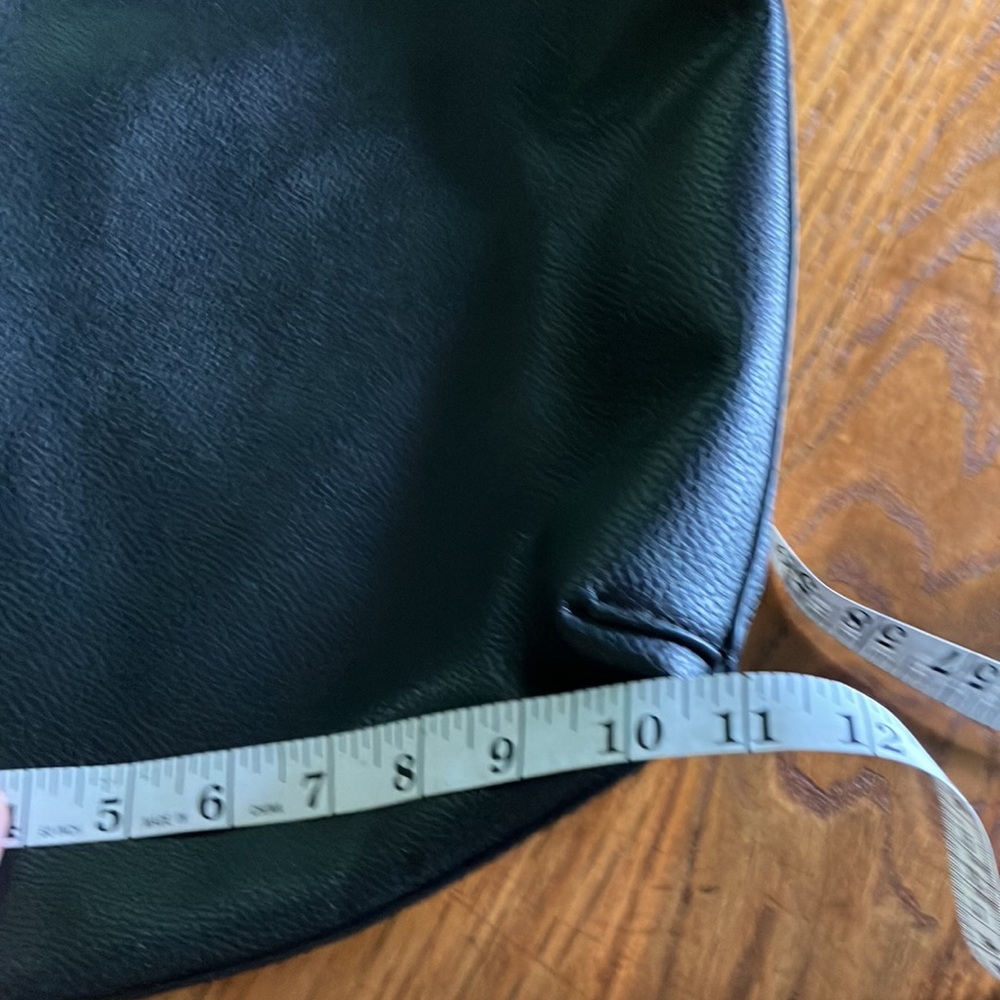 BCBG PARIS BLACK & GOLD TOTE WITH TURN BUTTON FASTENER WITH TAUPE LINING - Picture 6 of 9